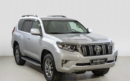 Toyota Land Cruiser Prado 150 рестайлинг 2, 2018 год, 3 995 000 рублей, 3 фотография