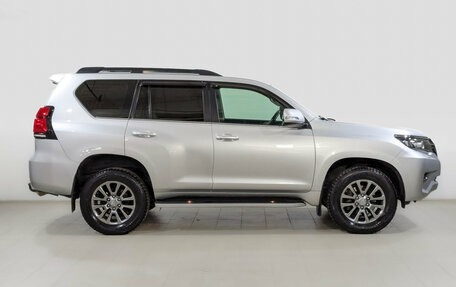 Toyota Land Cruiser Prado 150 рестайлинг 2, 2018 год, 3 995 000 рублей, 4 фотография