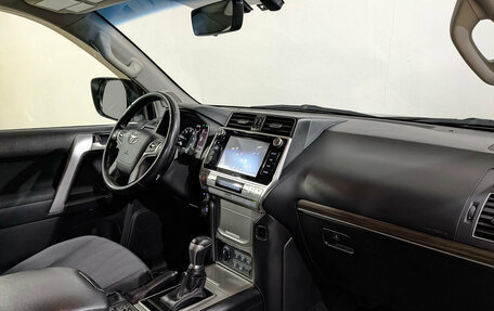 Toyota Land Cruiser Prado 150 рестайлинг 2, 2018 год, 3 995 000 рублей, 13 фотография