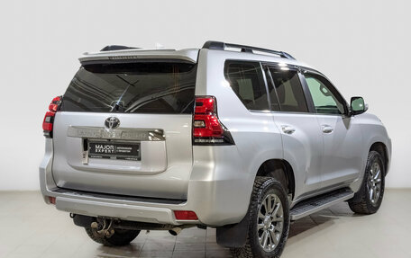 Toyota Land Cruiser Prado 150 рестайлинг 2, 2018 год, 3 995 000 рублей, 5 фотография