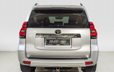 Toyota Land Cruiser Prado 150 рестайлинг 2, 2018 год, 3 995 000 рублей, 6 фотография