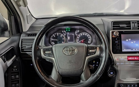 Toyota Land Cruiser Prado 150 рестайлинг 2, 2018 год, 3 995 000 рублей, 22 фотография