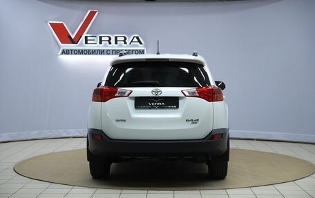 Toyota RAV4, 2015 год, 1 970 000 рублей, 6 фотография