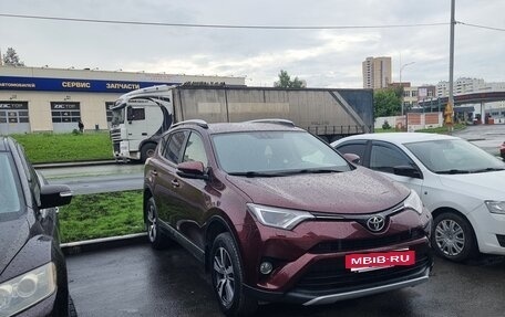 Toyota RAV4, 2016 год, 2 300 000 рублей, 3 фотография