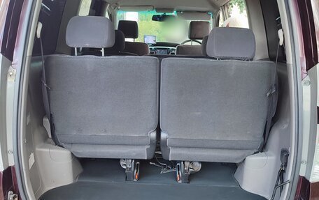 Toyota Voxy II, 2002 год, 930 000 рублей, 6 фотография