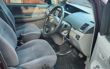 Toyota Voxy II, 2002 год, 930 000 рублей, 8 фотография