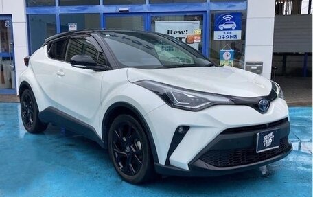 Toyota C-HR I рестайлинг, 2023 год, 1 720 000 рублей, 3 фотография