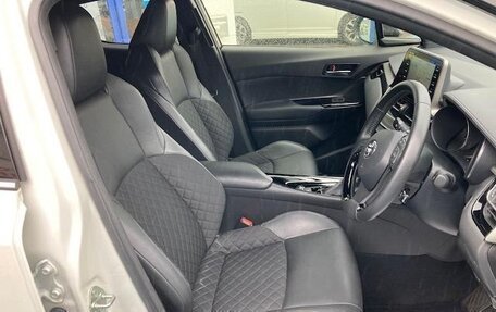 Toyota C-HR I рестайлинг, 2023 год, 1 720 000 рублей, 11 фотография