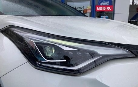 Toyota C-HR I рестайлинг, 2023 год, 1 720 000 рублей, 9 фотография