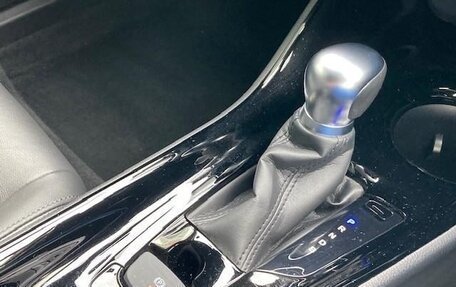 Toyota C-HR I рестайлинг, 2023 год, 1 720 000 рублей, 20 фотография