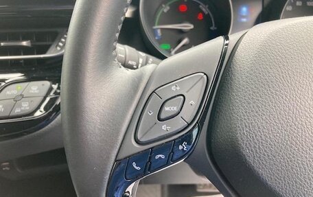 Toyota C-HR I рестайлинг, 2023 год, 1 720 000 рублей, 17 фотография
