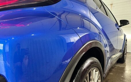 Toyota C-HR I рестайлинг, 2018 год, 1 980 000 рублей, 11 фотография