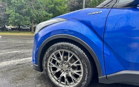Toyota C-HR I рестайлинг, 2018 год, 1 980 000 рублей, 9 фотография