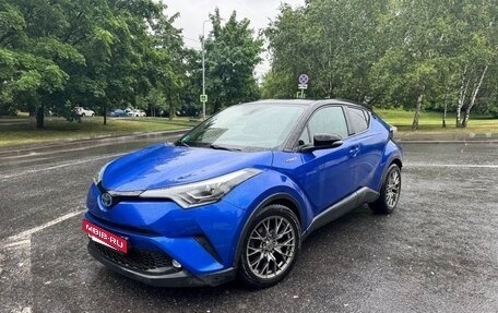 Toyota C-HR I рестайлинг, 2018 год, 1 980 000 рублей, 15 фотография