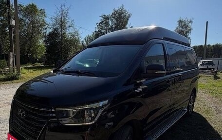 Hyundai Grand Starex Grand Starex I рестайлинг 2, 2019 год, 2 200 000 рублей, 2 фотография