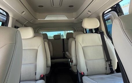 Hyundai Grand Starex Grand Starex I рестайлинг 2, 2019 год, 2 200 000 рублей, 9 фотография