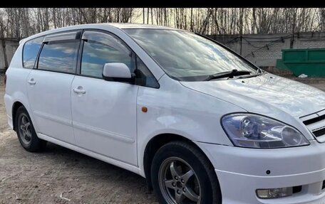 Toyota Ipsum II, 2003 год, 750 000 рублей, 2 фотография