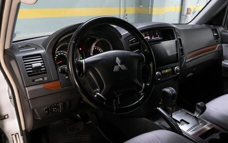 Mitsubishi Pajero IV, 2007 год, 1 390 000 рублей, 10 фотография