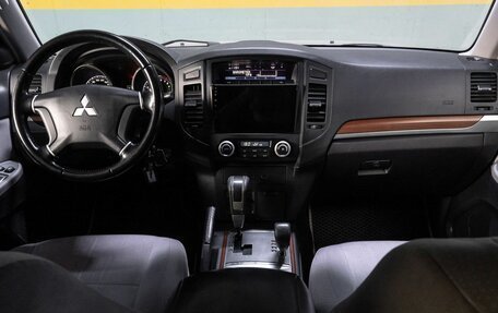 Mitsubishi Pajero IV, 2007 год, 1 390 000 рублей, 17 фотография