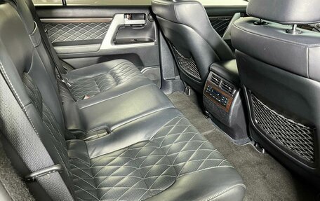 Toyota Land Cruiser 200, 2017 год, 6 948 500 рублей, 13 фотография