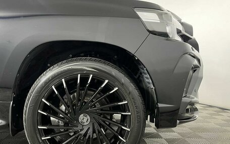 Toyota Land Cruiser 200, 2017 год, 6 948 500 рублей, 7 фотография