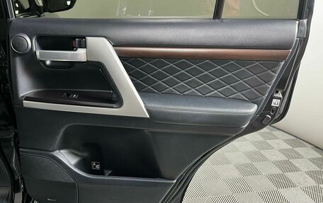 Toyota Land Cruiser 200, 2017 год, 6 948 500 рублей, 22 фотография
