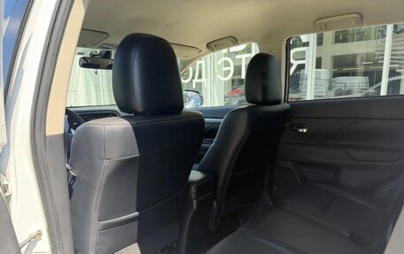 Mitsubishi Outlander III рестайлинг 3, 2014 год, 1 630 000 рублей, 11 фотография