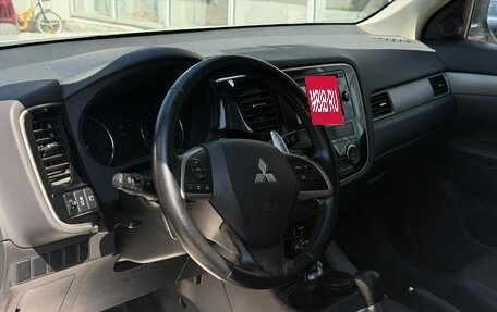 Mitsubishi Outlander III рестайлинг 3, 2014 год, 1 630 000 рублей, 7 фотография