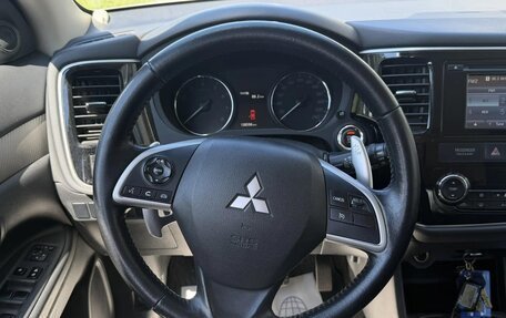 Mitsubishi Outlander III рестайлинг 3, 2014 год, 1 630 000 рублей, 15 фотография