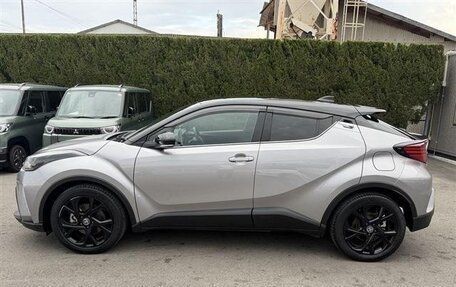 Toyota C-HR I рестайлинг, 2023 год, 1 950 000 рублей, 7 фотография