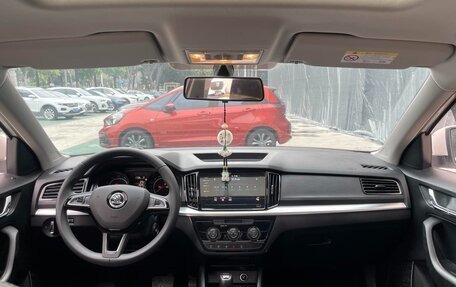 Skoda Kamiq I, 2022 год, 1 550 000 рублей, 10 фотография