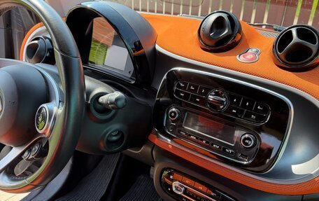 Smart Fortwo III, 2017 год, 1 200 000 рублей, 7 фотография