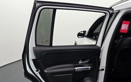 Mercedes-Benz GLB, 2023 год, 4 200 000 рублей, 13 фотография