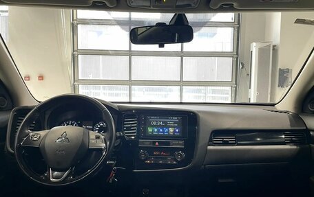 Mitsubishi Outlander III рестайлинг 3, 2019 год, 2 000 000 рублей, 11 фотография