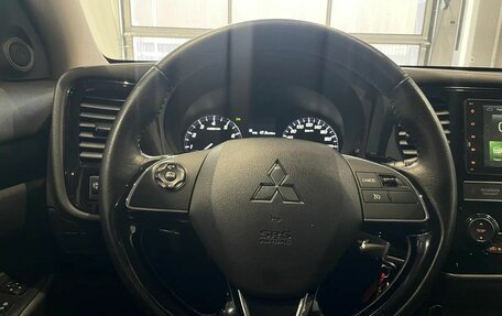 Mitsubishi Outlander III рестайлинг 3, 2019 год, 2 000 000 рублей, 14 фотография