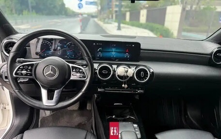 Mercedes-Benz A-Класс, 2022 год, 1 400 000 рублей, 9 фотография
