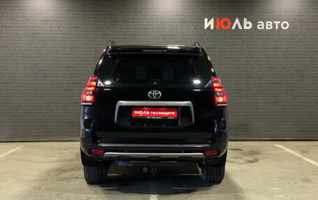 Toyota Land Cruiser Prado 150 рестайлинг 2, 2010 год, 2 700 000 рублей, 6 фотография