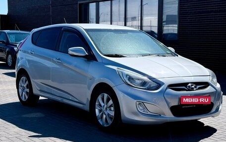 Hyundai Solaris II рестайлинг, 2011 год, 899 990 рублей, 1 фотография