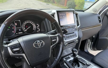 Toyota Land Cruiser 200, 2018 год, 6 750 000 рублей, 6 фотография