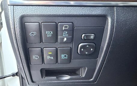 Toyota Land Cruiser 200, 2018 год, 6 750 000 рублей, 7 фотография