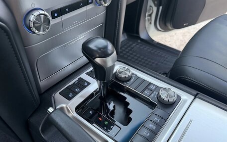 Toyota Land Cruiser 200, 2018 год, 6 750 000 рублей, 5 фотография
