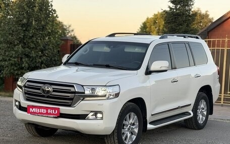 Toyota Land Cruiser 200, 2018 год, 6 750 000 рублей, 9 фотография