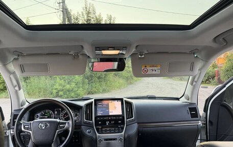 Toyota Land Cruiser 200, 2018 год, 6 750 000 рублей, 15 фотография