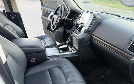 Toyota Land Cruiser 200, 2018 год, 6 750 000 рублей, 20 фотография