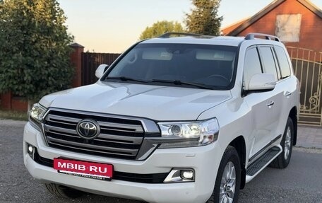 Toyota Land Cruiser 200, 2018 год, 6 750 000 рублей, 16 фотография