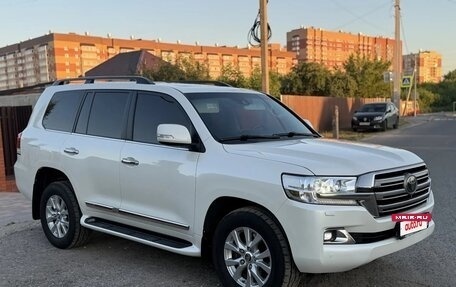 Toyota Land Cruiser 200, 2018 год, 6 750 000 рублей, 26 фотография