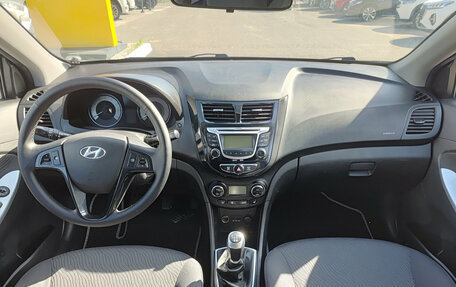 Hyundai Solaris II рестайлинг, 2013 год, 815 000 рублей, 17 фотография