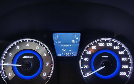 Hyundai Solaris II рестайлинг, 2013 год, 815 000 рублей, 16 фотография