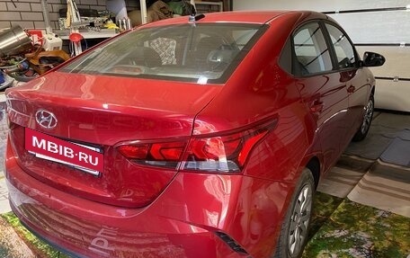 Hyundai Solaris II рестайлинг, 2021 год, 1 620 000 рублей, 2 фотография