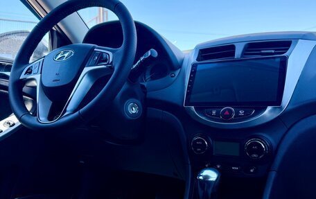 Hyundai Solaris II рестайлинг, 2011 год, 899 990 рублей, 13 фотография